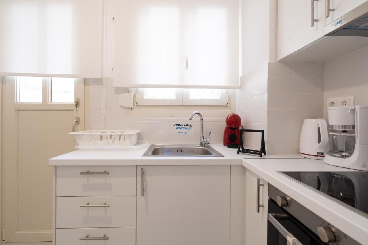 Urban Boho apartment in Koukaki Athena Bagian luar foto